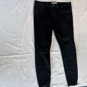 Free People Black Distressed Skinny Jeans Size 29 High Rise Raw Hem Women’s